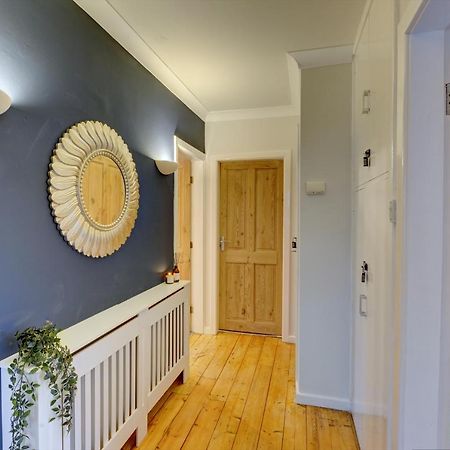Kist Accommodates - Stylish Headingley Apartment - Parking - 500 Mps Wifi Meanwood Εξωτερικό φωτογραφία