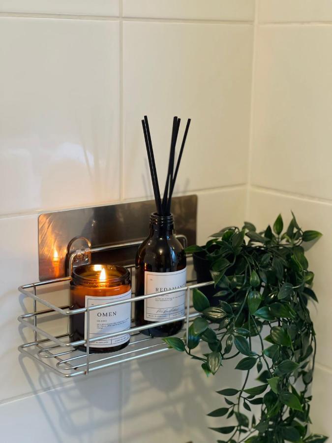 Kist Accommodates - Stylish Headingley Apartment - Parking - 500 Mps Wifi Meanwood Εξωτερικό φωτογραφία