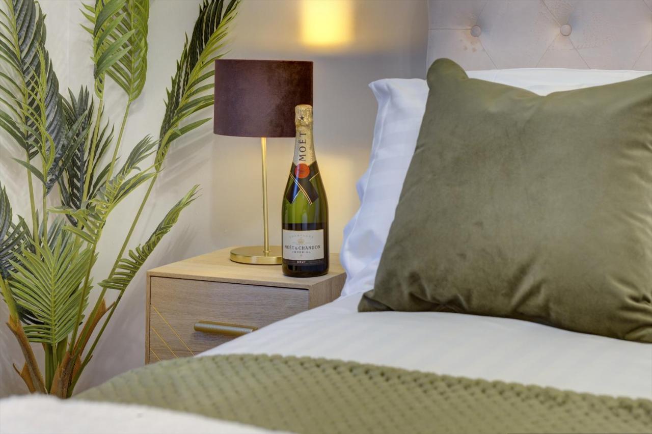 Kist Accommodates - Stylish Headingley Apartment - Parking - 500 Mps Wifi Meanwood Εξωτερικό φωτογραφία