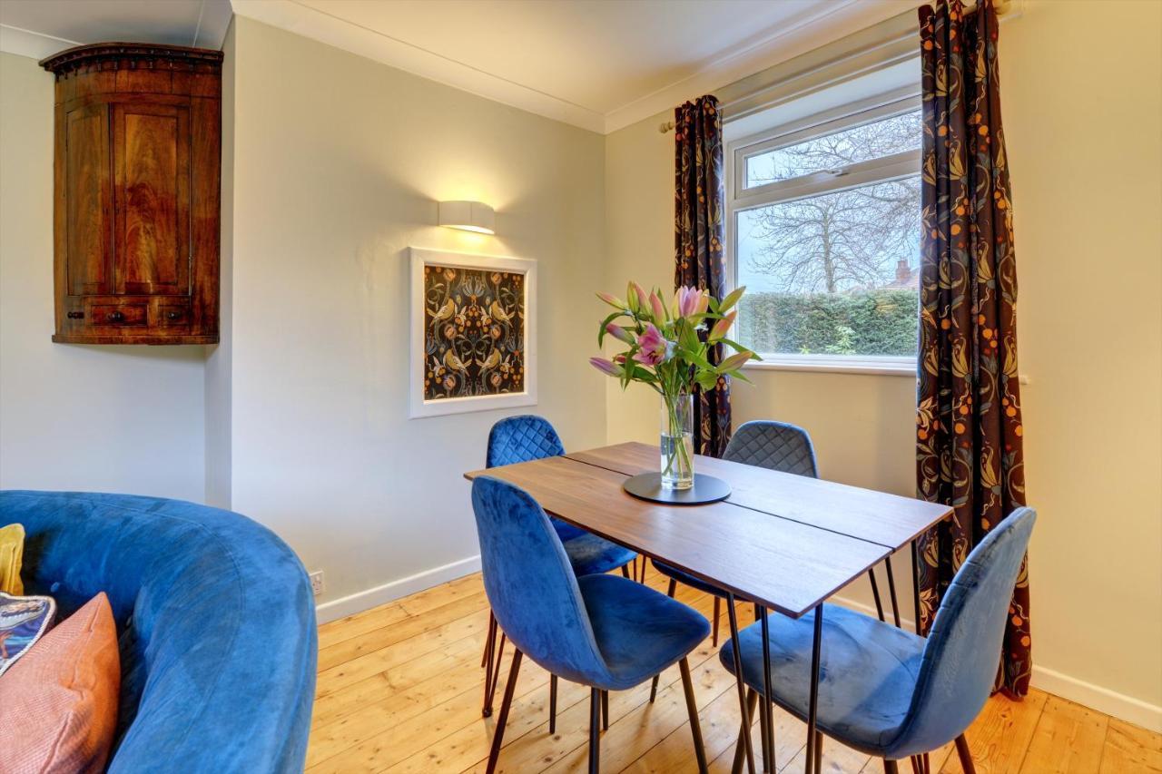 Kist Accommodates - Stylish Headingley Apartment - Parking - 500 Mps Wifi Meanwood Εξωτερικό φωτογραφία