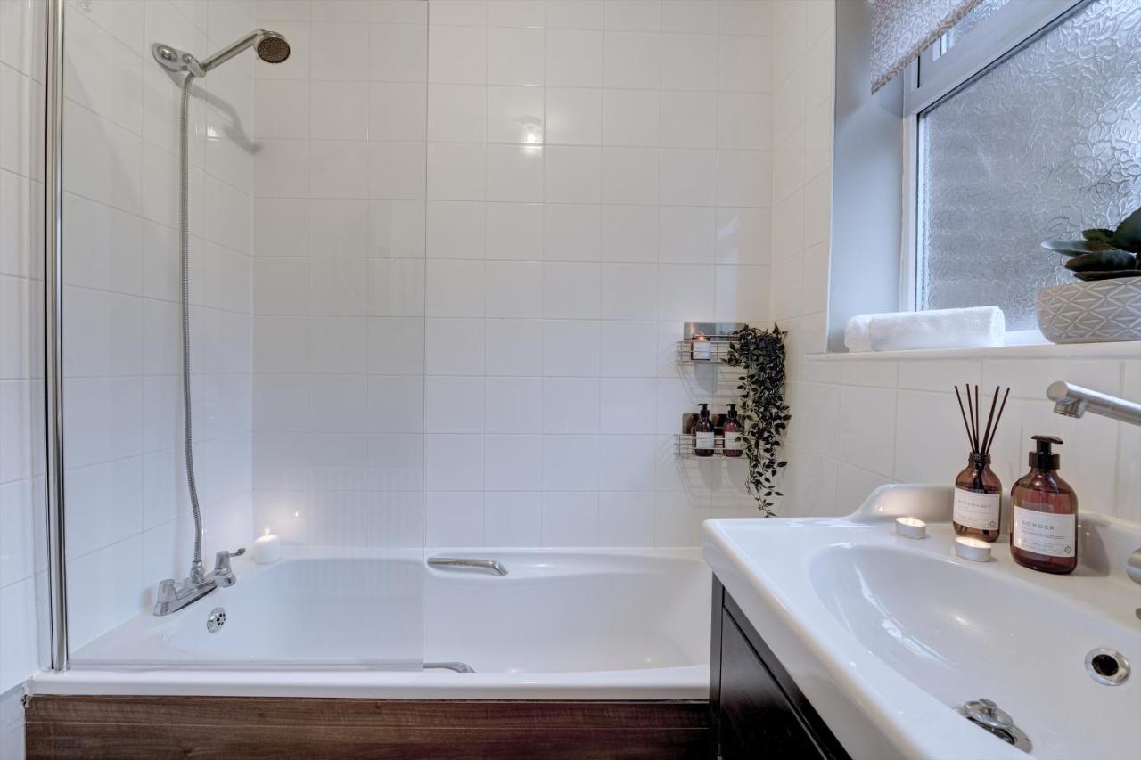 Kist Accommodates - Stylish Headingley Apartment - Parking - 500 Mps Wifi Meanwood Εξωτερικό φωτογραφία